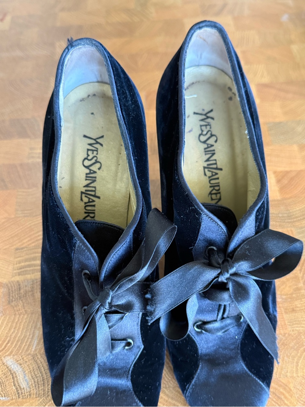 Vintage Yves Saint Laurent Velvet With Satin Lace up Heels. Made in Italy size 7 - Picture 5 of 9